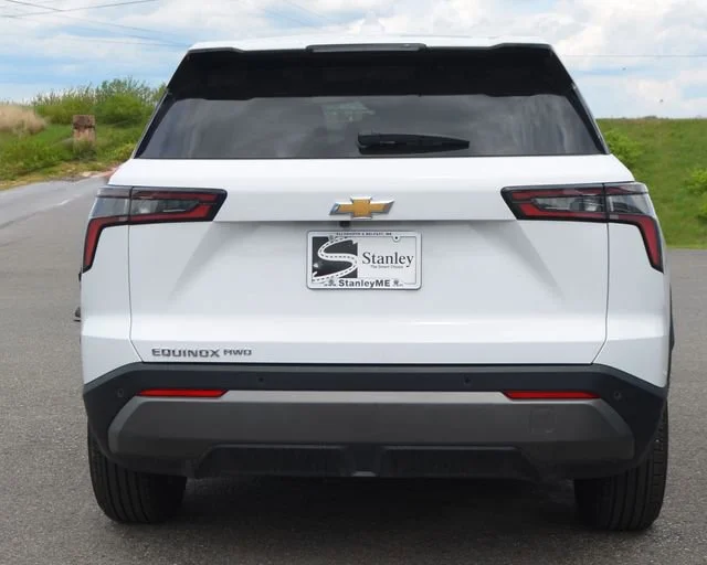 Certified Used 2025 Summit White Chevrolet LT image 5
