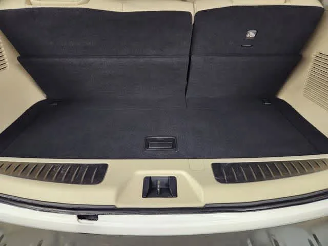 Used 2020 Moonstone White INFINITI LUXE image 33