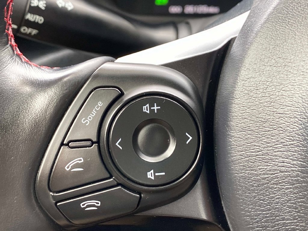 Used 2022 White Subaru Premium image 31