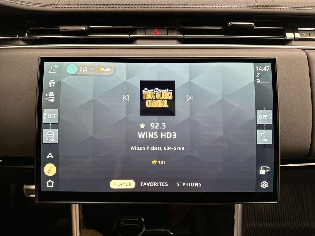 New 2026 Carpathian Grey Land Rover SE image 27