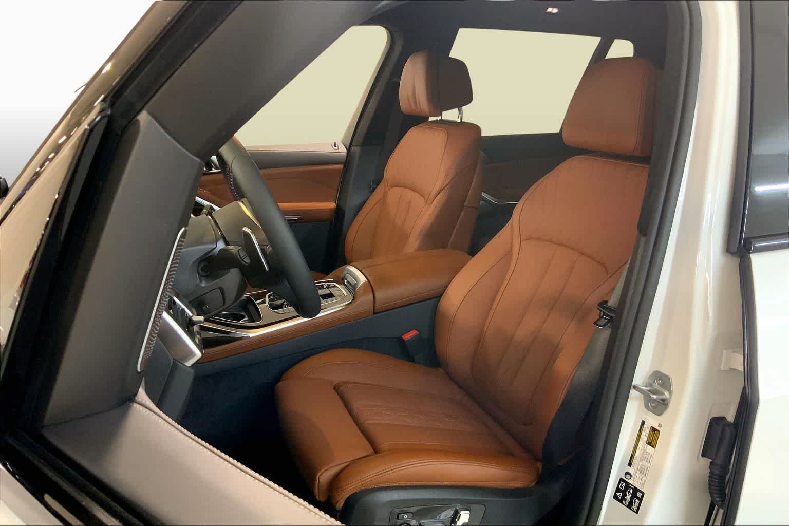 New 2026 Mineral White Metallic BMW M60i image 9