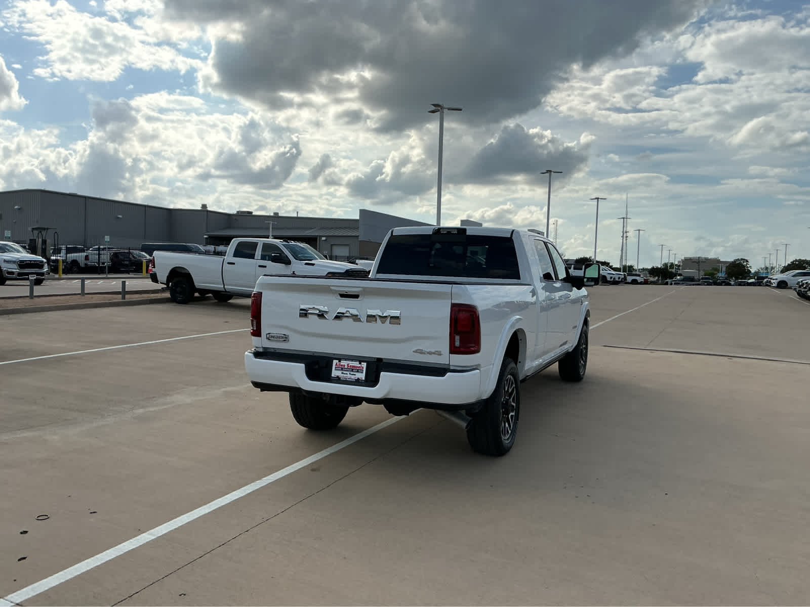 New 2026 Bright White Clear-Coat Exterior Paint RAM Longhorn image 8