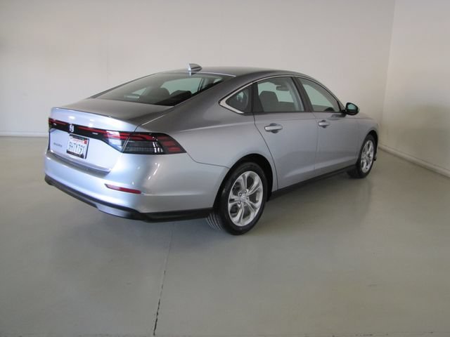 Used 2023 Lunar Silver Metallic Honda LX image 23
