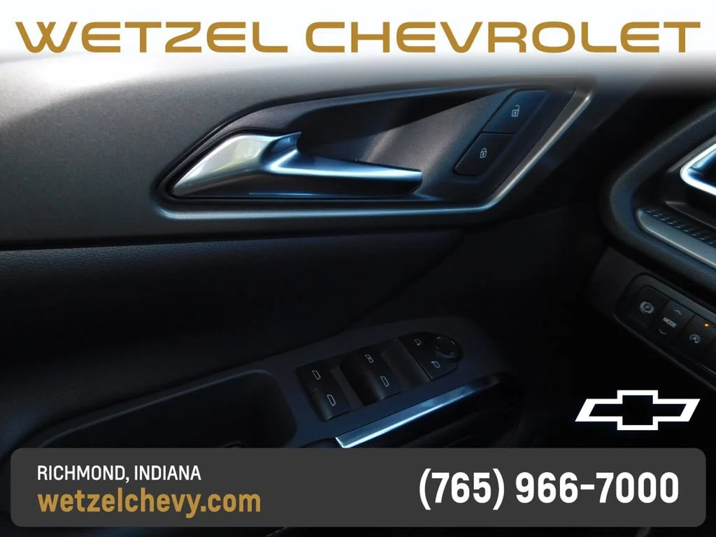 New 2027 Summit White Chevrolet LT image 34
