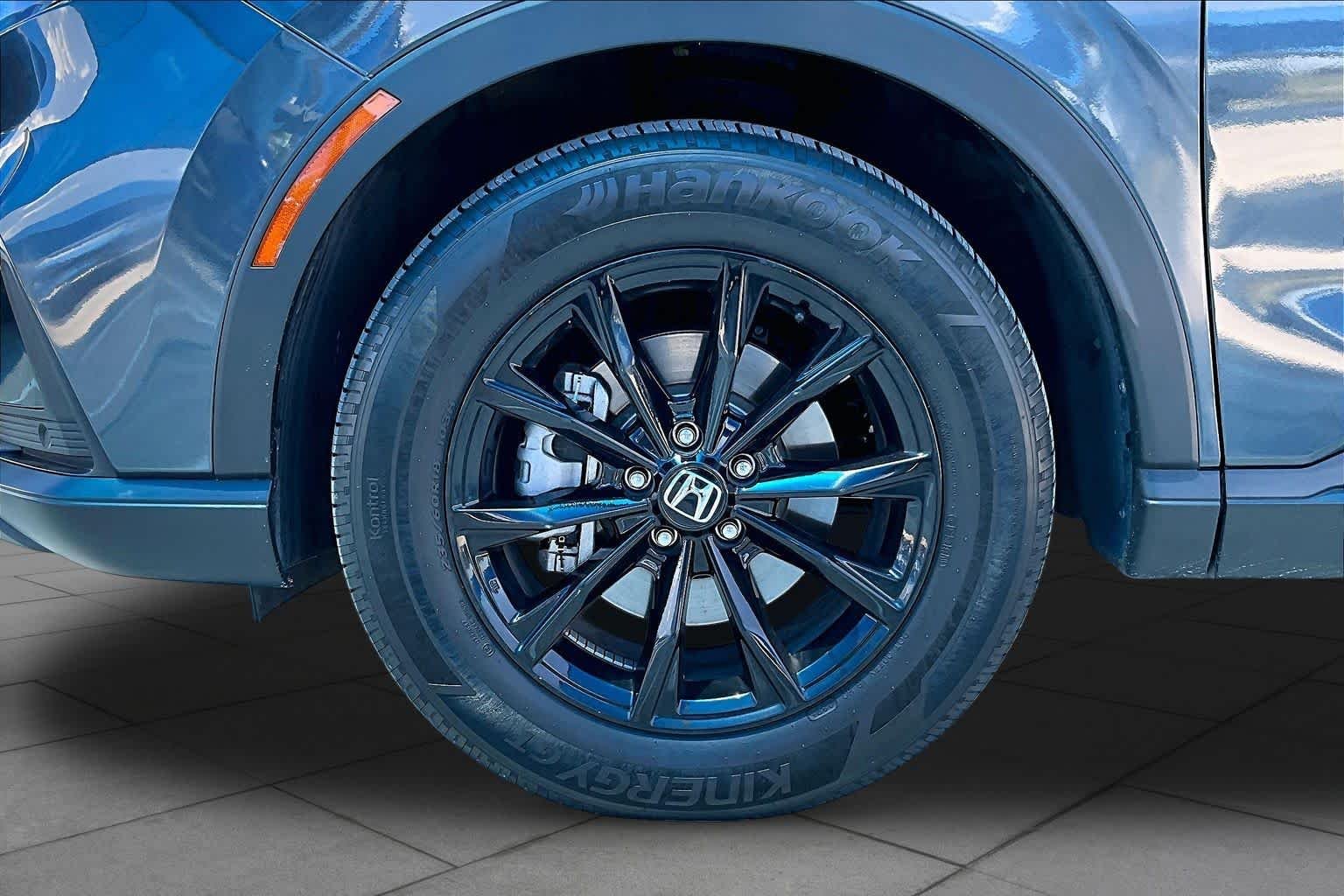 Used 2025 Meteorite Gray Metallic Honda Sport-L image 11