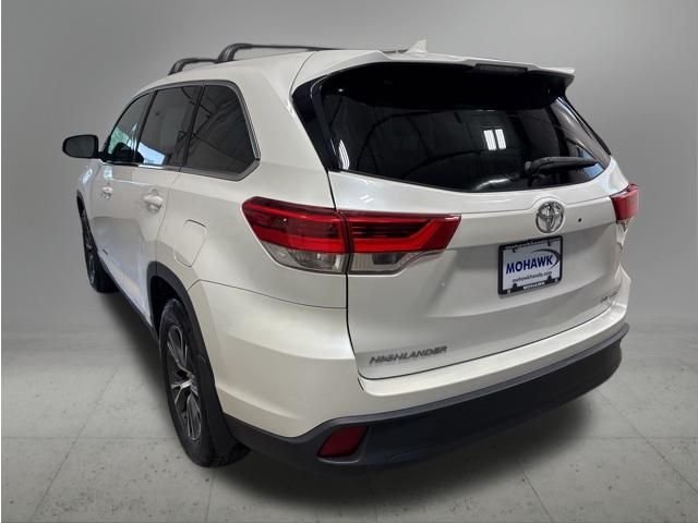 Used 2019 Blizzard Pearl Toyota LE Plus image 3