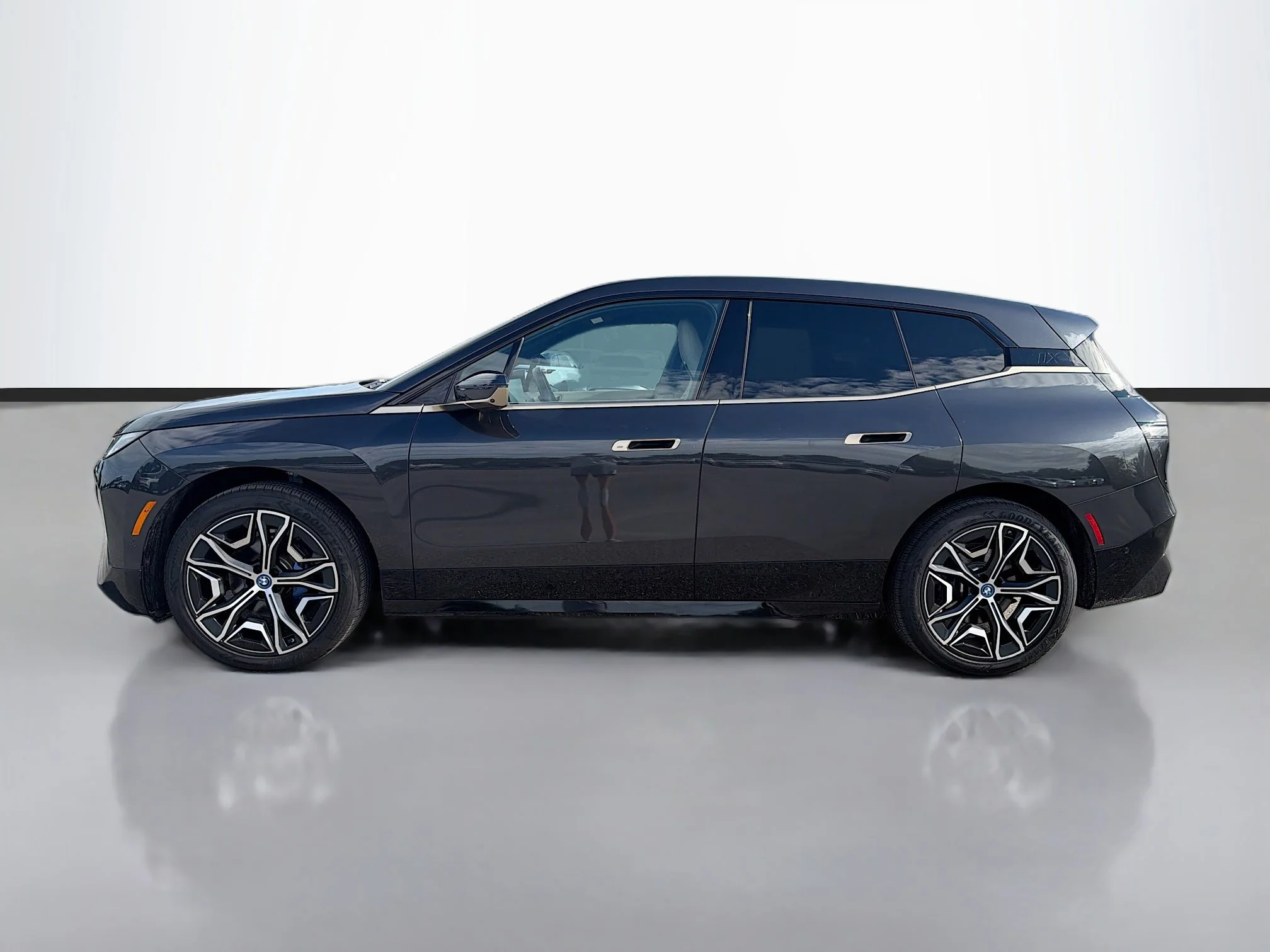 Used 2024 BMW iX Base with VIN WB523CF05RCN01806 for sale in Sarasota, FL