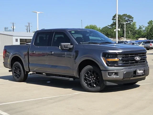 New 2026 Carbonized Gray Metallic Ford XLT image 2
