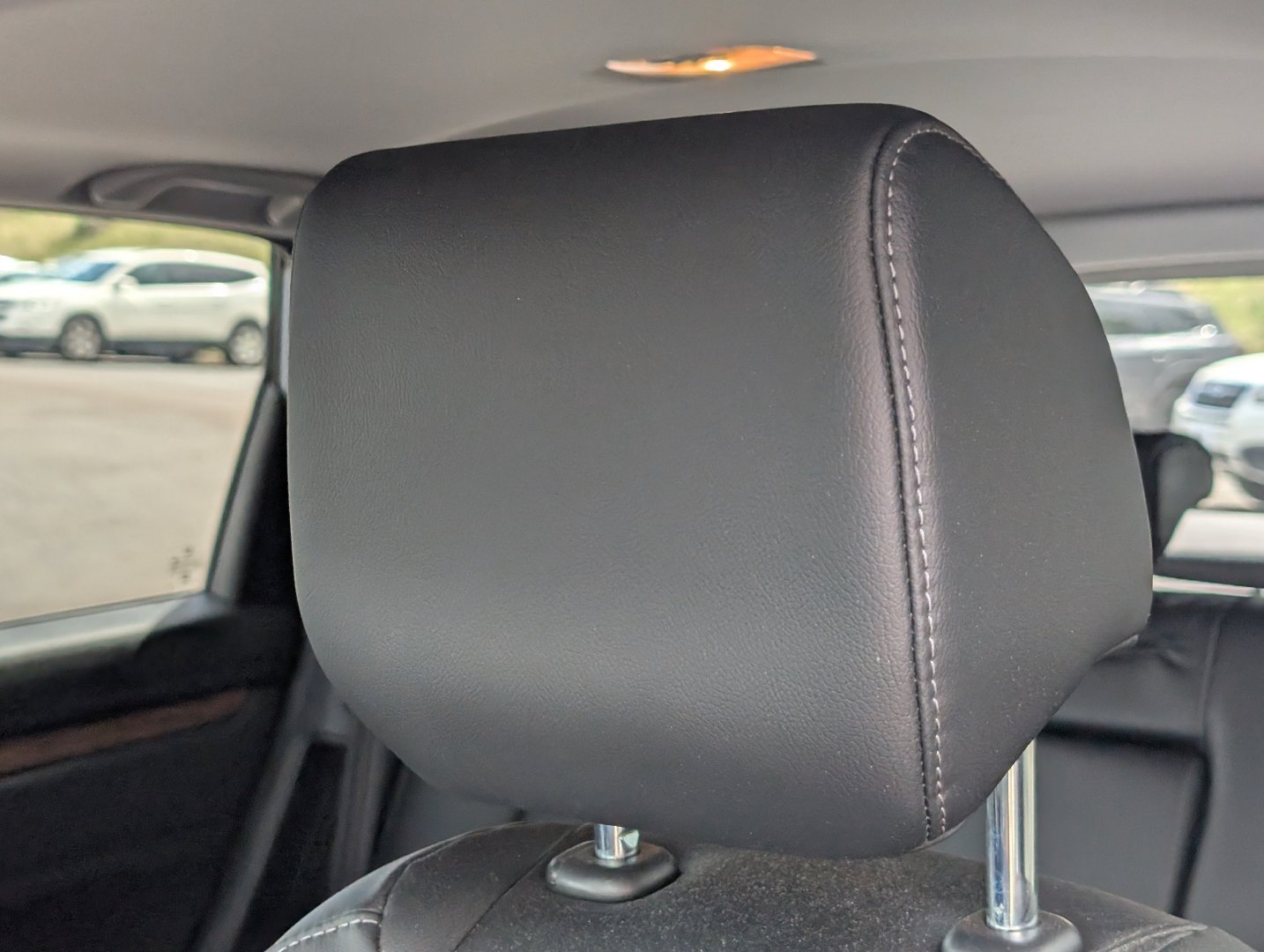 Used 2022 Obsidian Blue Pearl Honda Touring image 12