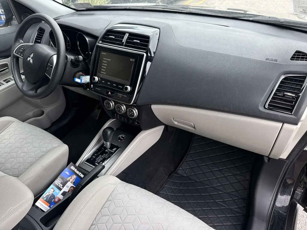 Certified Used 2020 Black Mitsubishi 2.0 SE image 13