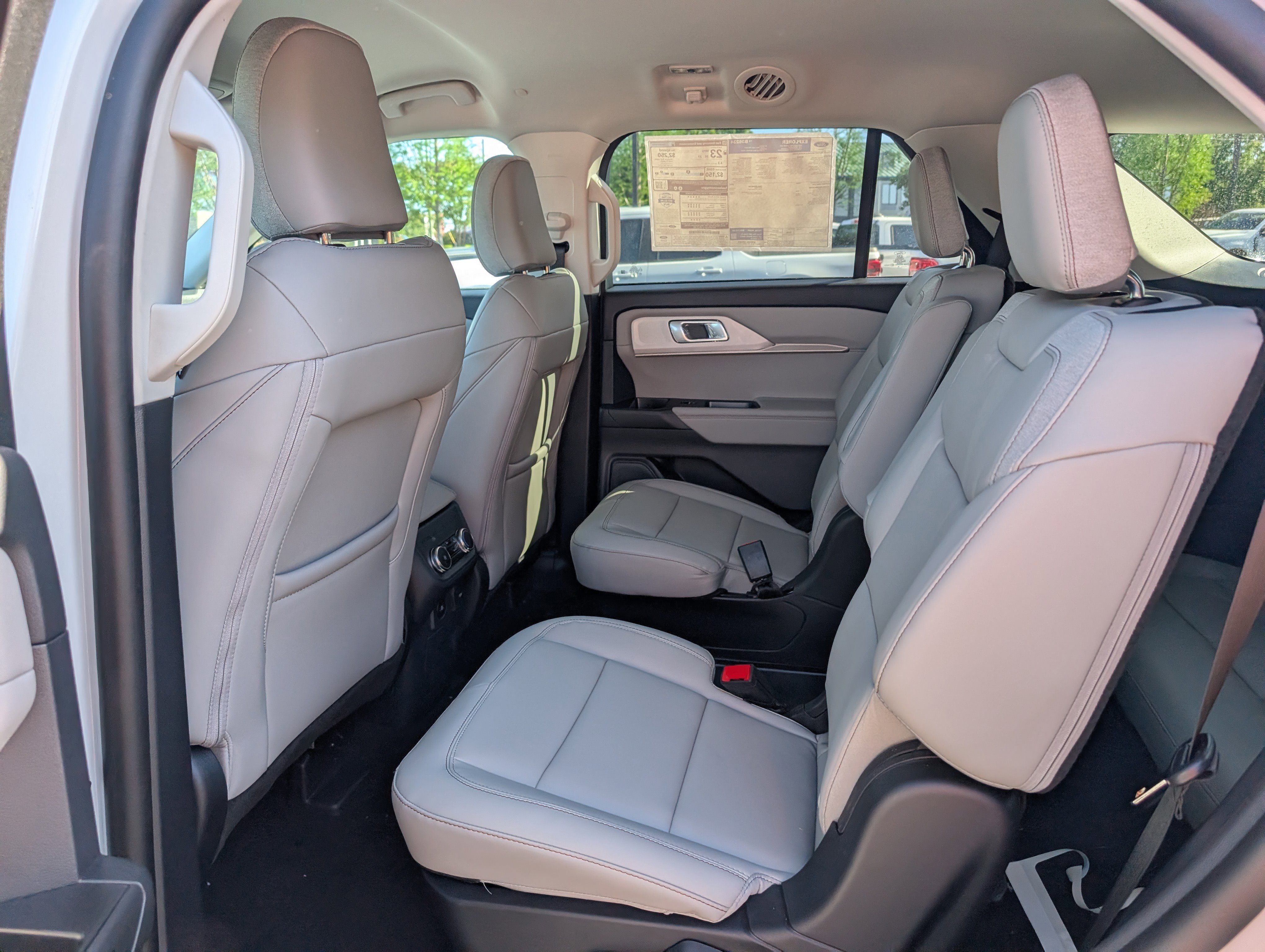 New 2026 Star White Metallic Tri-Coat FORD Active image 16