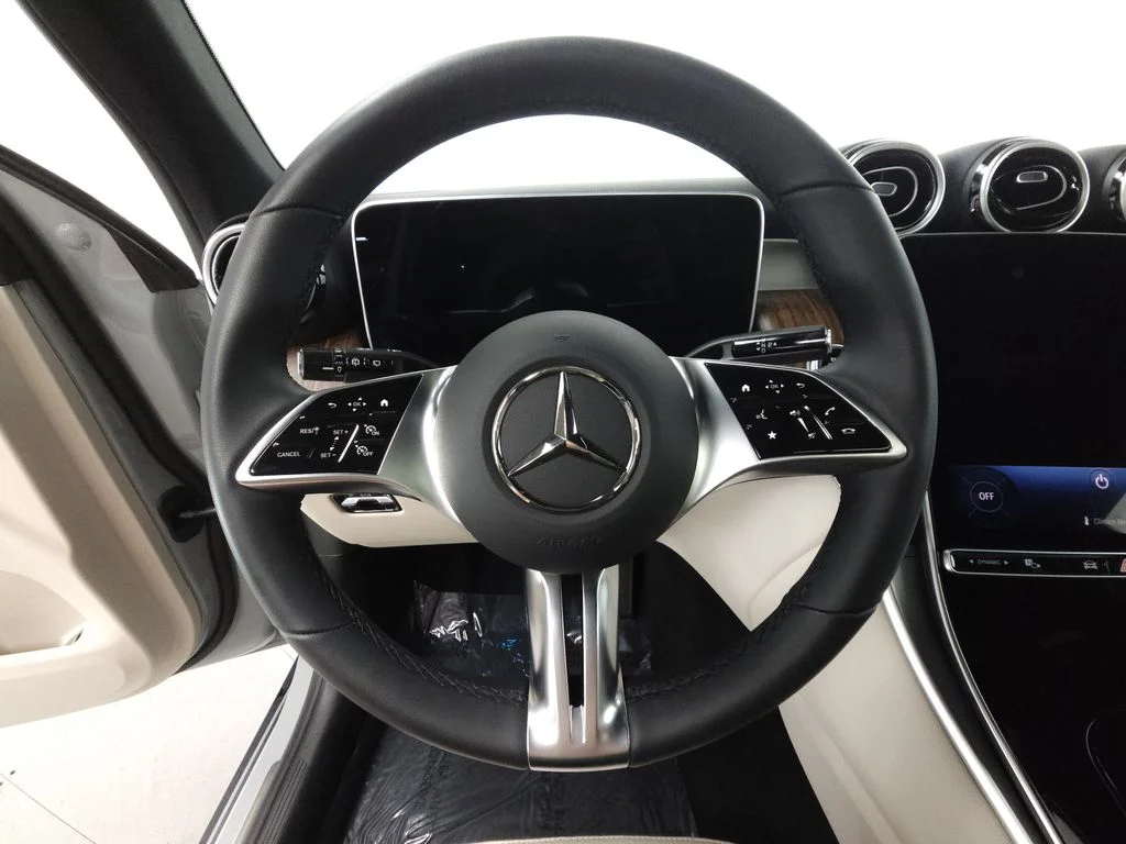 Certified Used 2026  Mercedes-Benz GLC 300 image 11