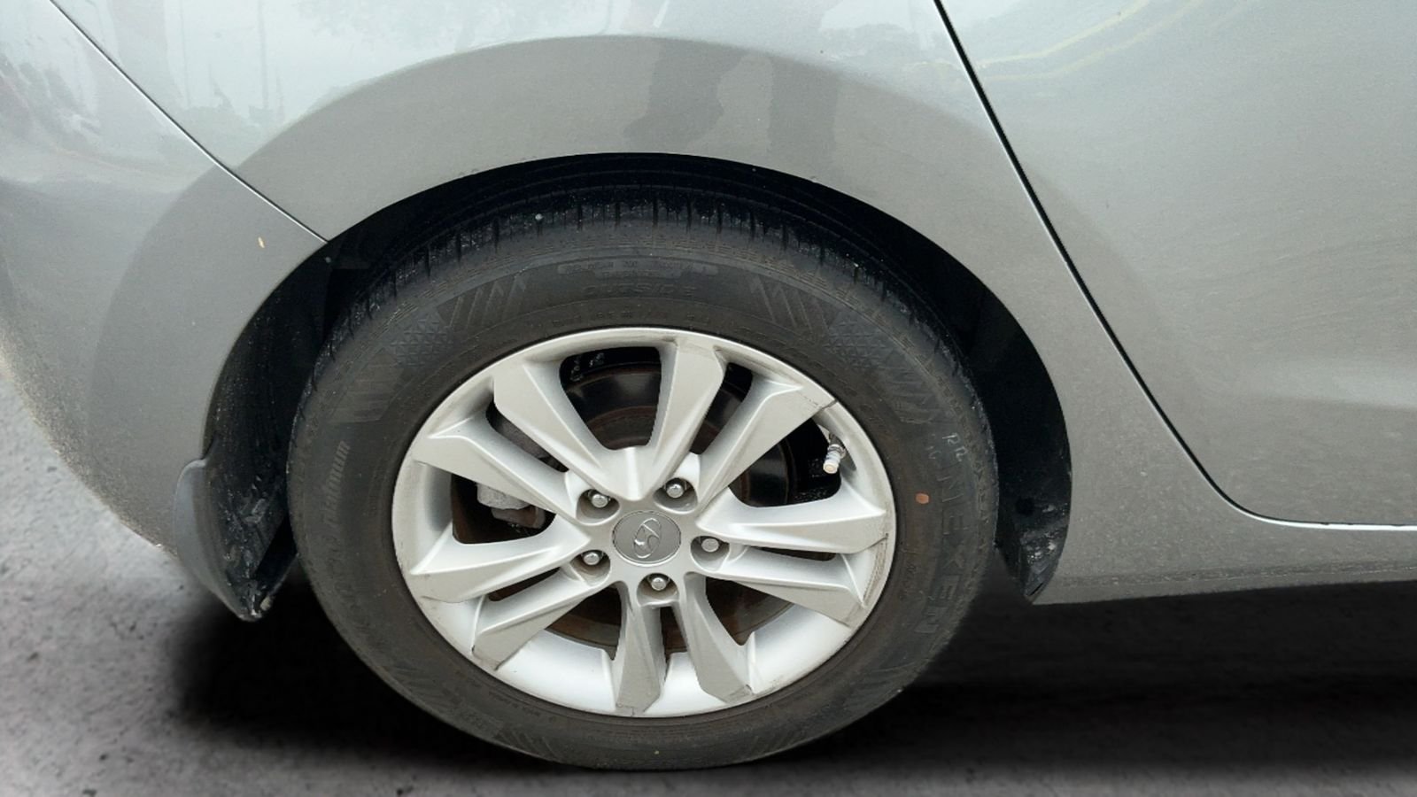 Used 2015 Gray Hyundai Base image 21