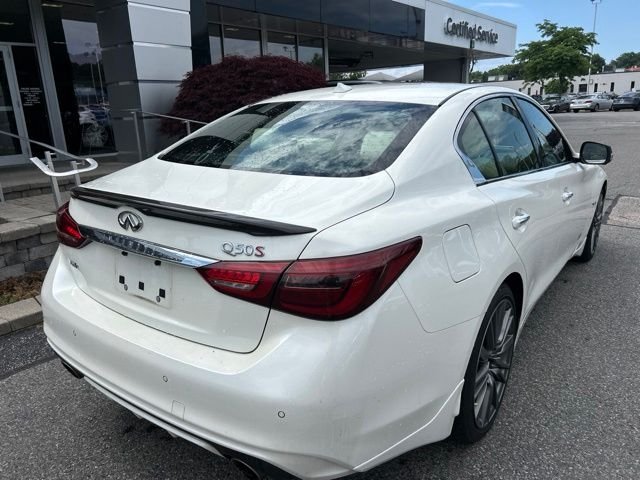Used 2019 White INFINITI Red Sport 400 image 3