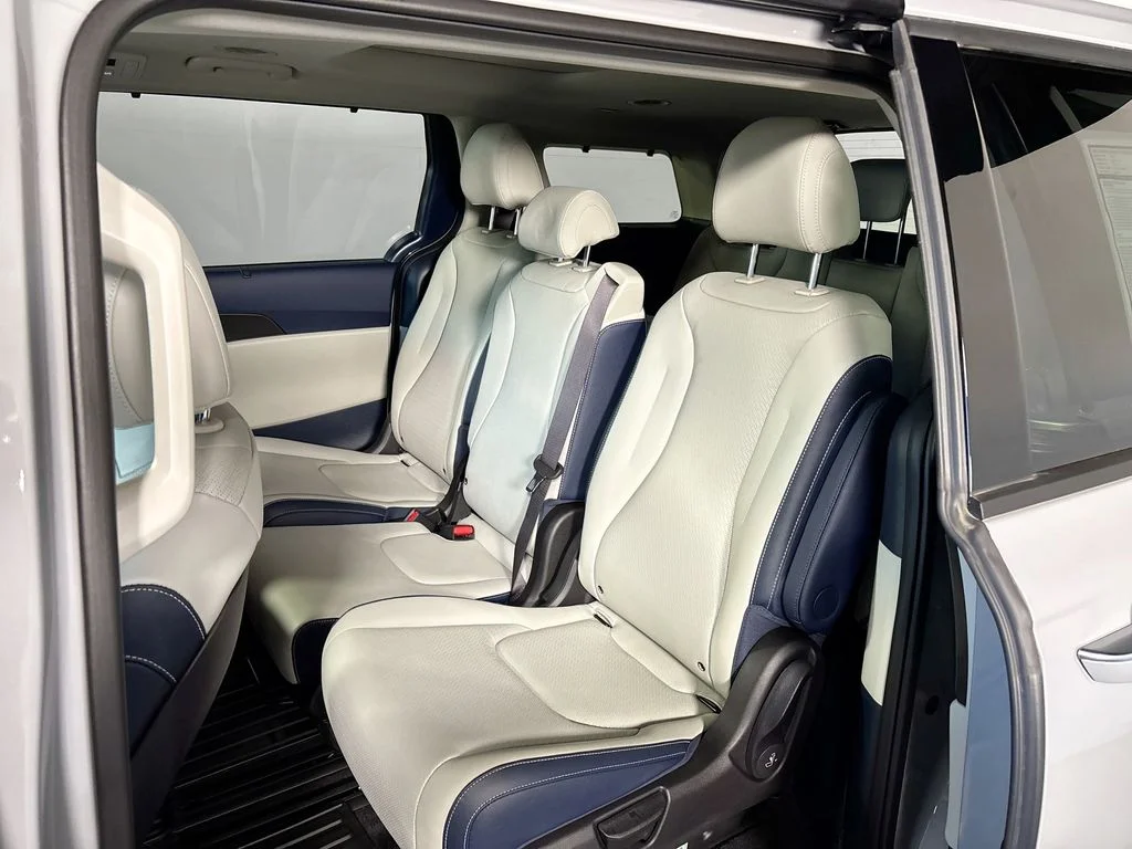New 2026 Ceramic Silver Kia SX Prestige image 20