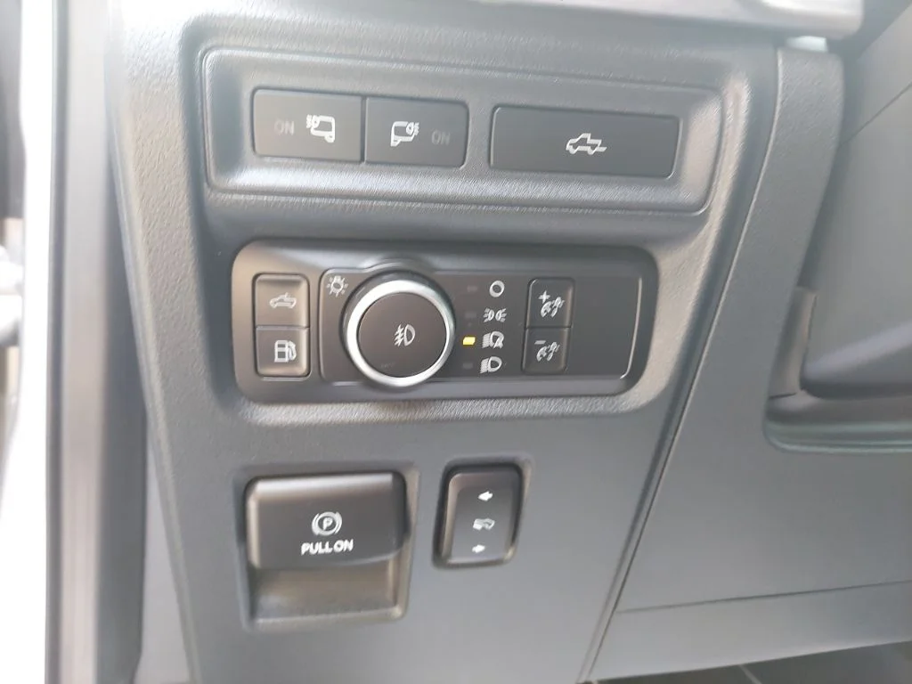Used 2021 Silver Ford Lariat image 21