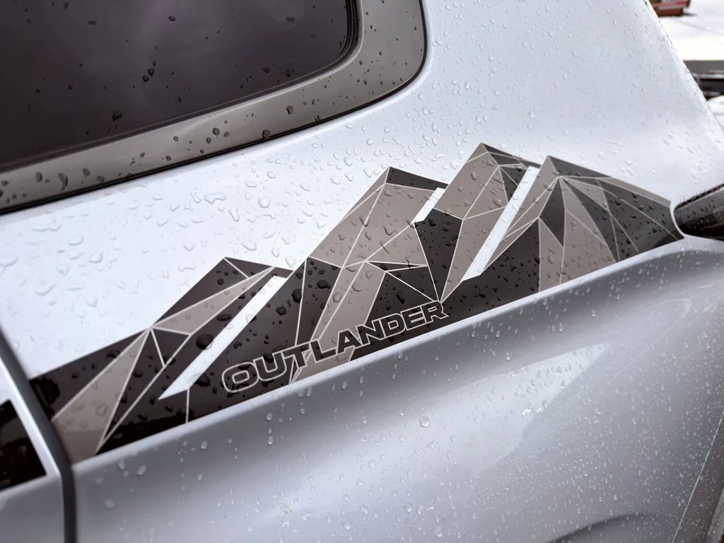 New 2026 White Diamond Mitsubishi LE image 21