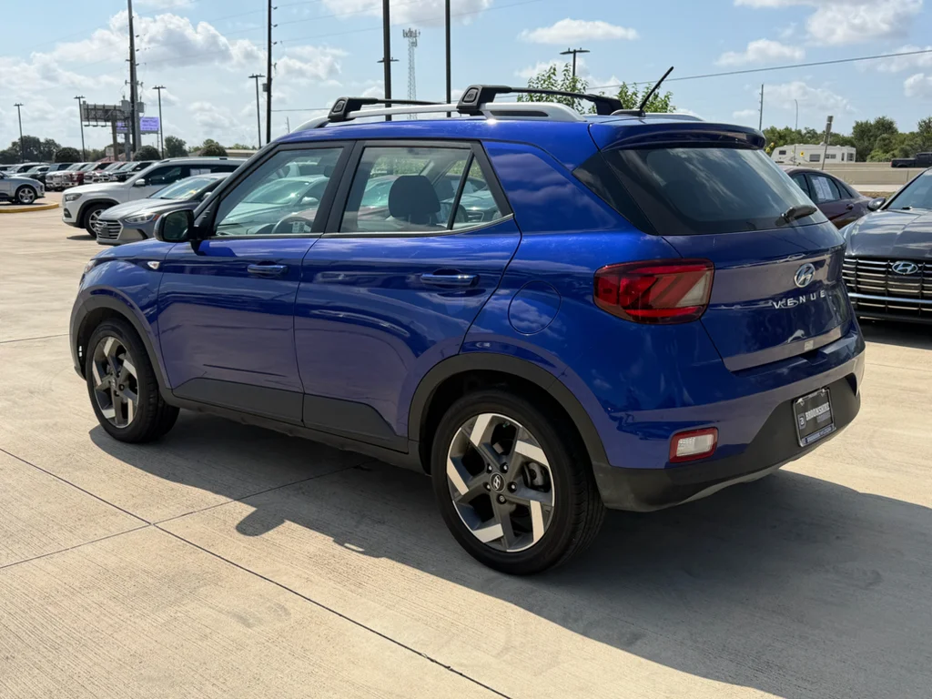 Used 2024 Intense Blue Hyundai SEL image 3