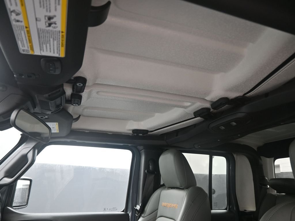 New 2026 Anvil Clearcoat Jeep Mojave image 2