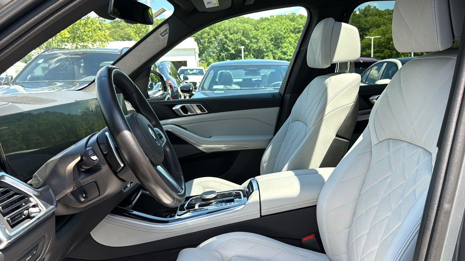 Used 2024 Skyscraper Grey Metallic BMW xDrive50e image 10