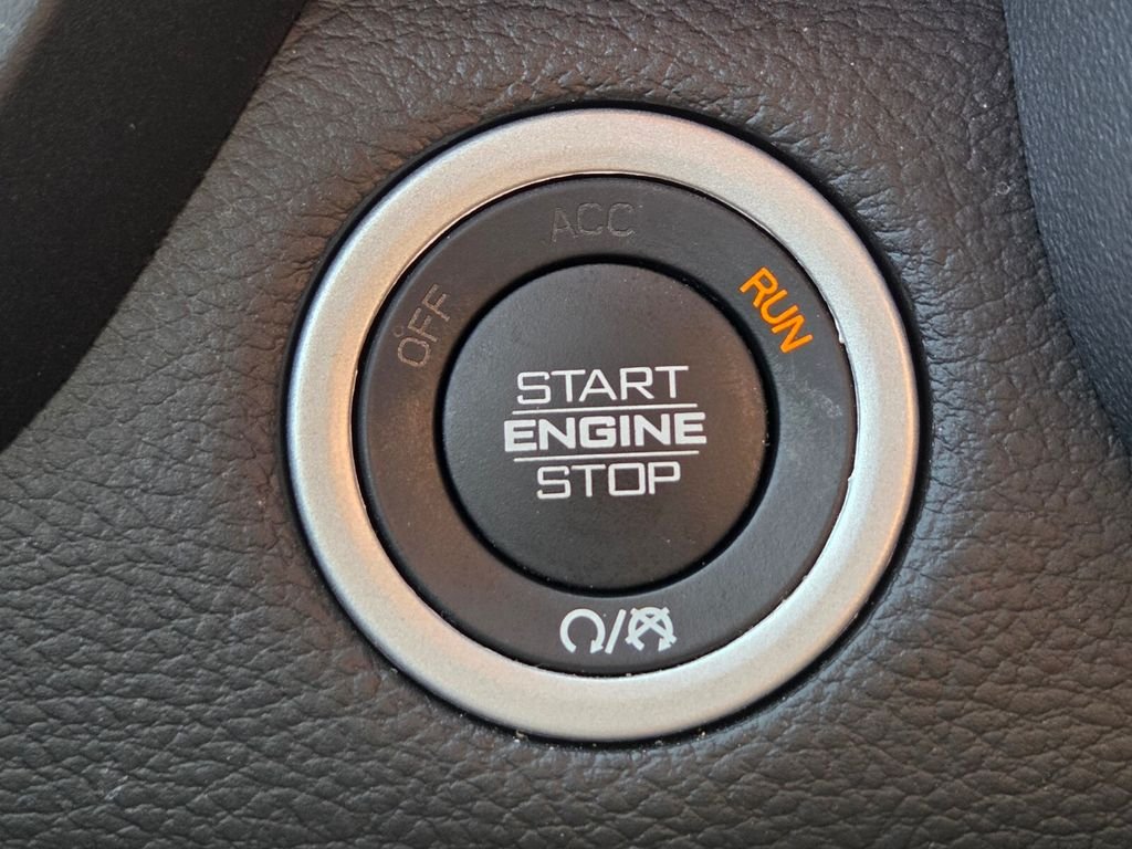 Used 2023 White Ram Laramie image 32