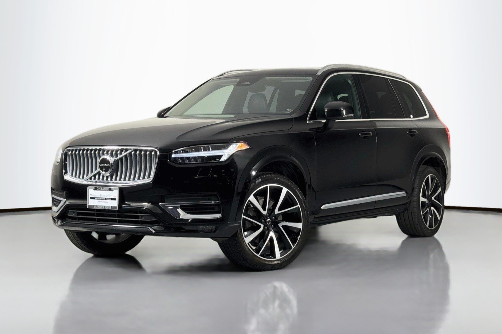 Used 2024 Onyx Black Metallic Volvo Ultimate Bright Theme image 1