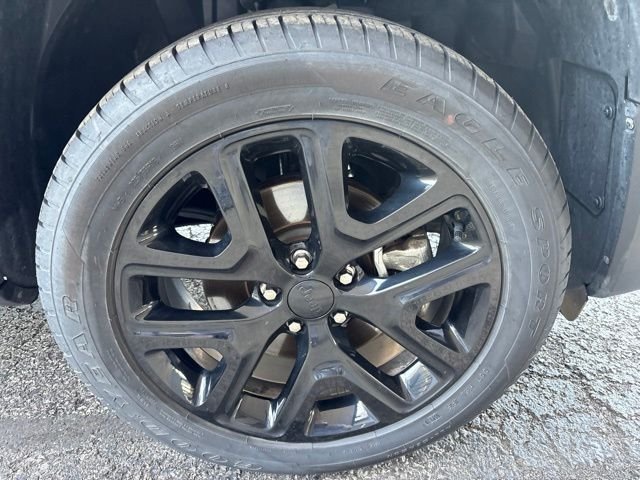Used 2023 Gray Jeep Altitude image 27