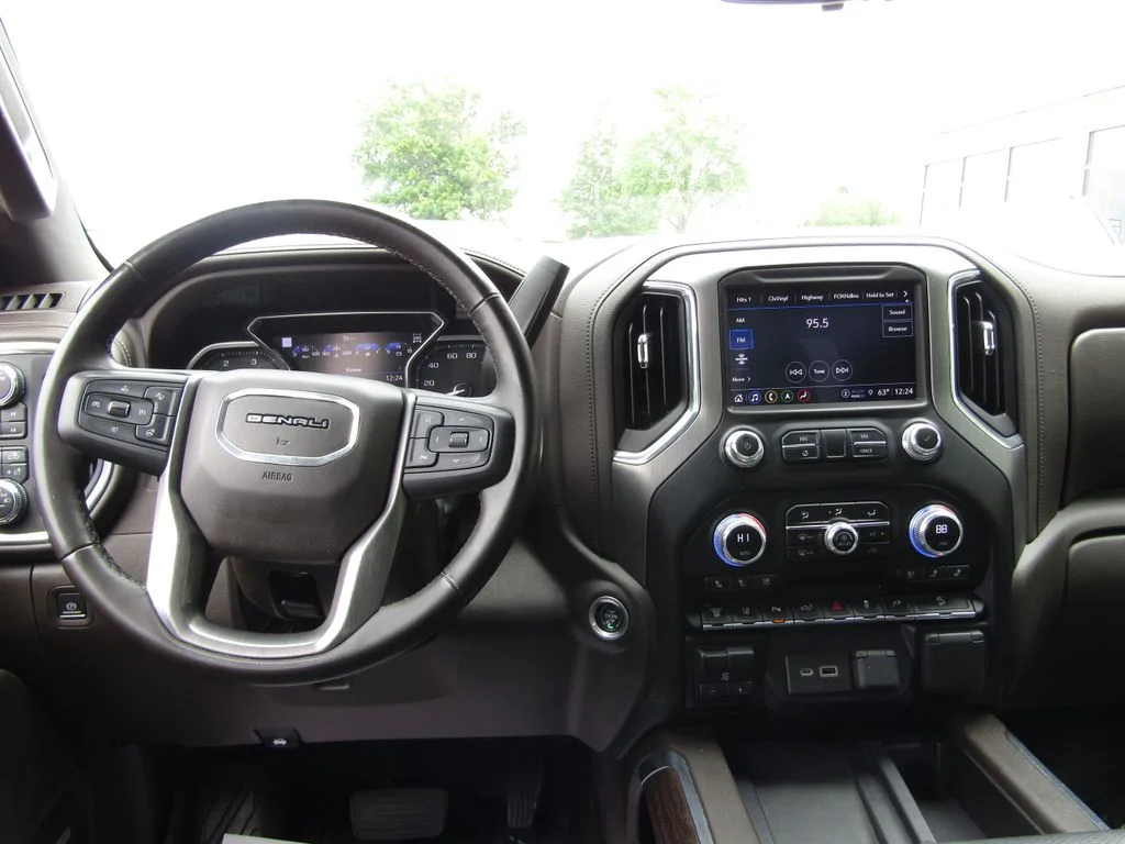 Used 2023 Red GMC Denali image 5