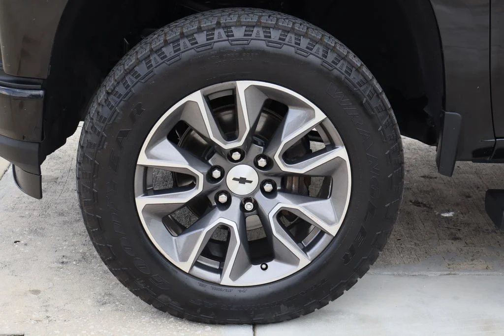 Used 2021 Black Chevrolet RST image 30