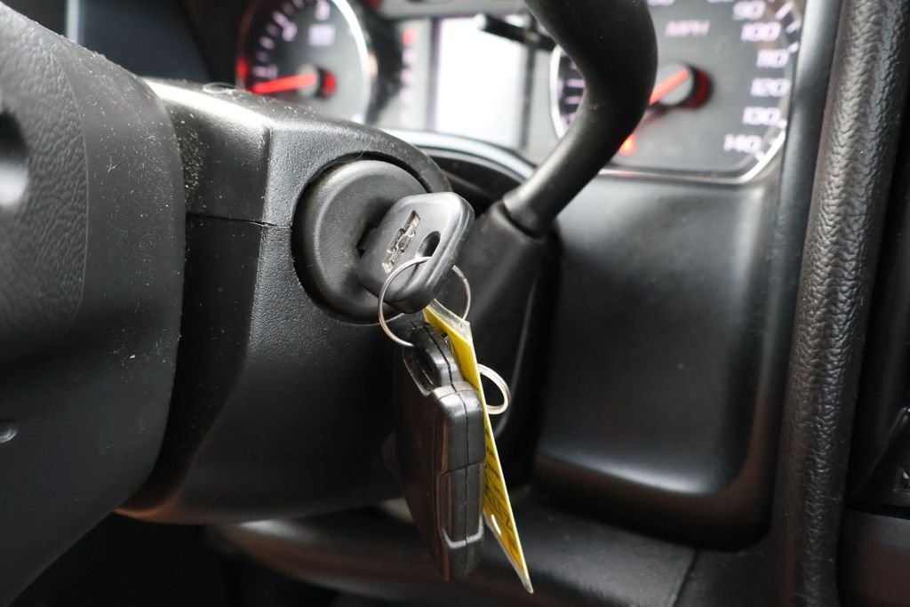 Used 2018 BLACK Chevrolet Custom image 28