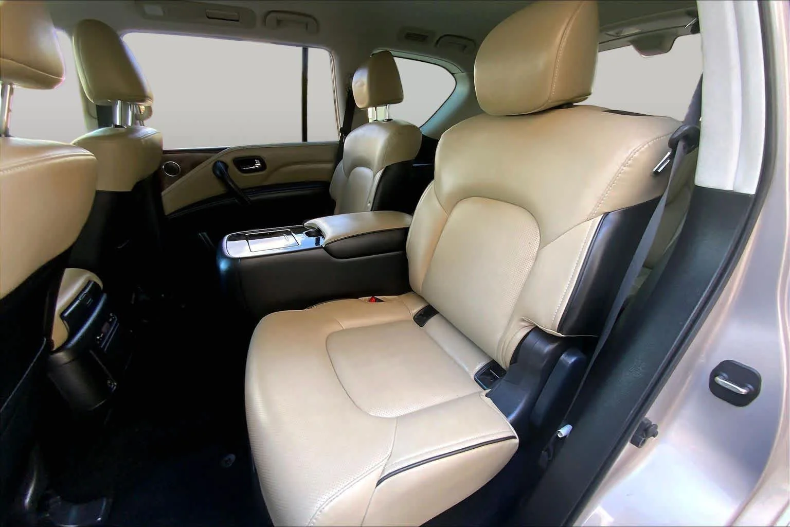 Used 2023 Champagne Quartz INFINITI PREMIUM SELECT image 21