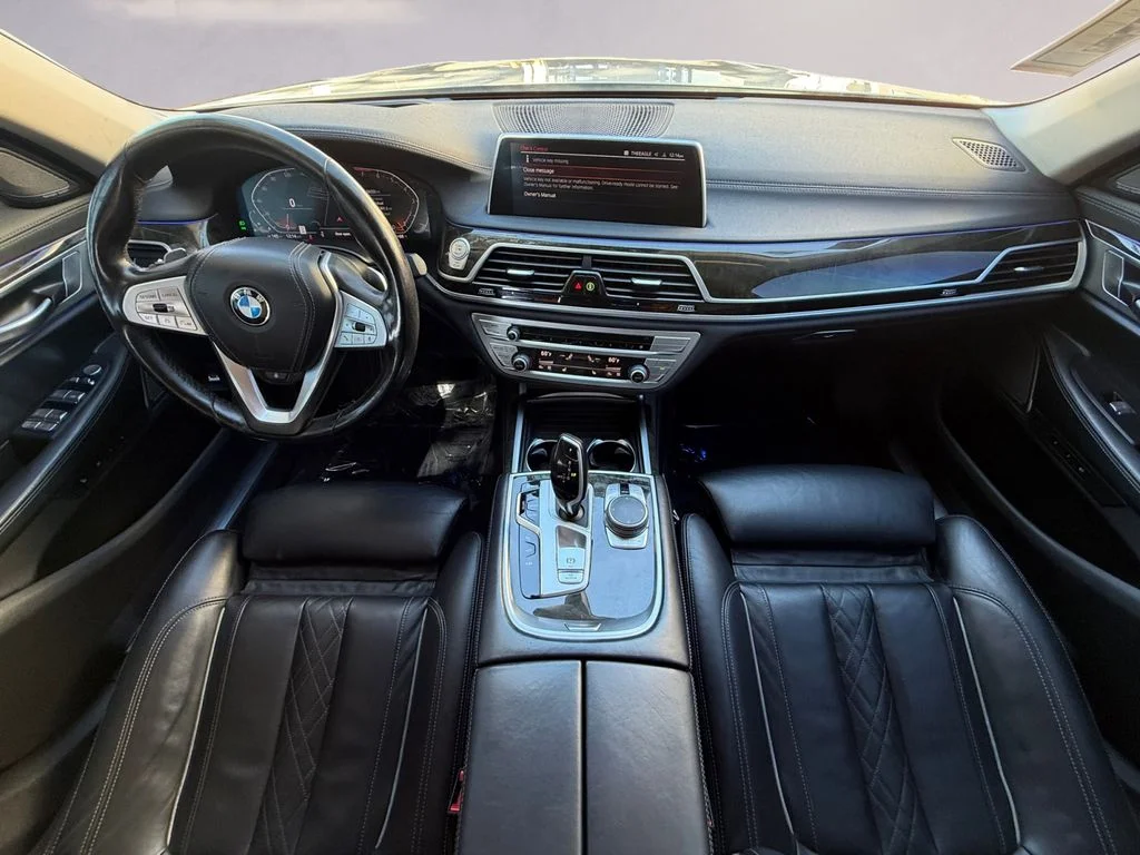 2022 BMW 7 Series 740i - Photo 12