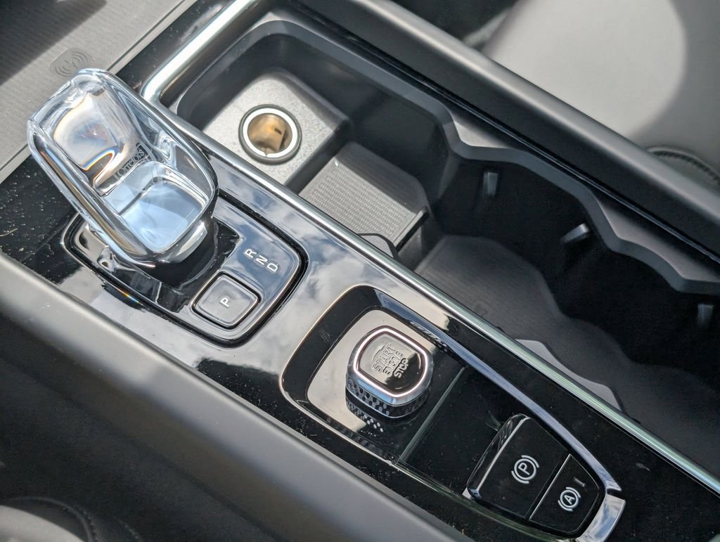 New 2026 White Volvo T8 Plus image 23