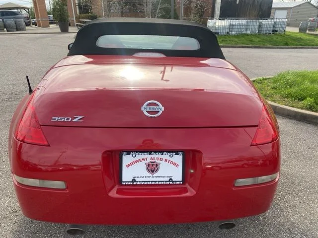 Used 2007 Red Nissan Enthusiast image 5