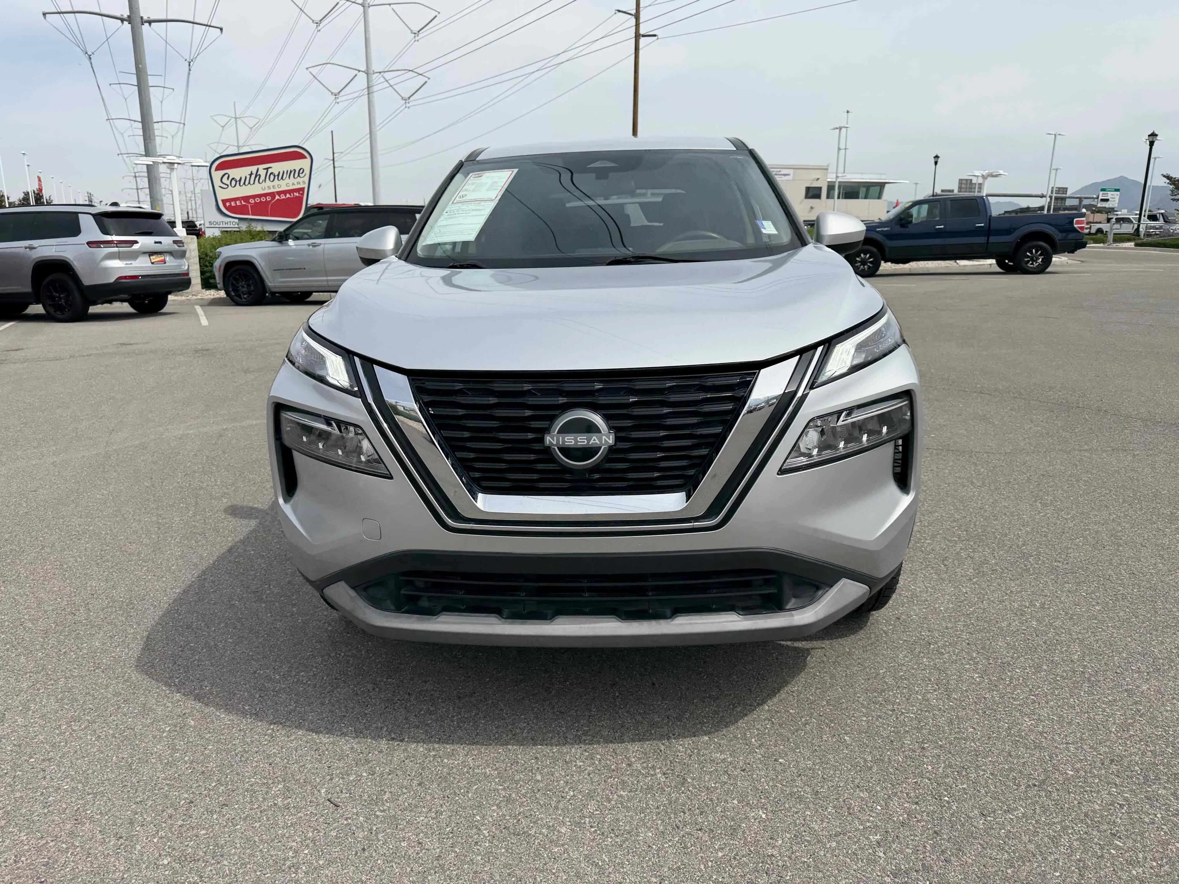 Used 2023 Brilliant Silver Metallic Nissan SV image 10