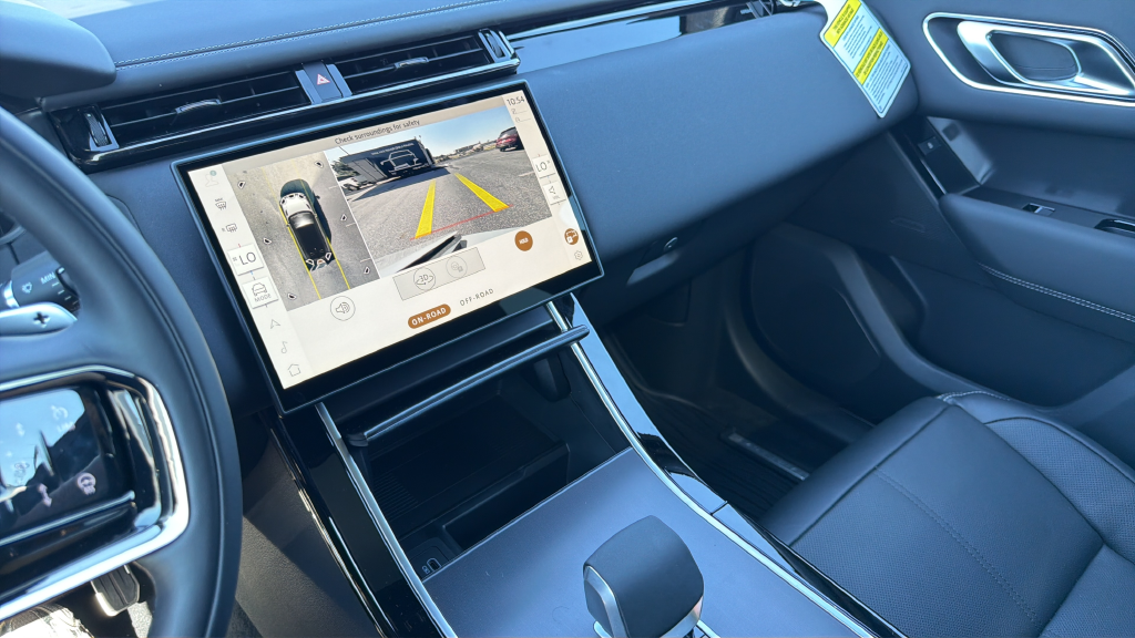 New 2026 Arroios Grey Land Rover  image 37