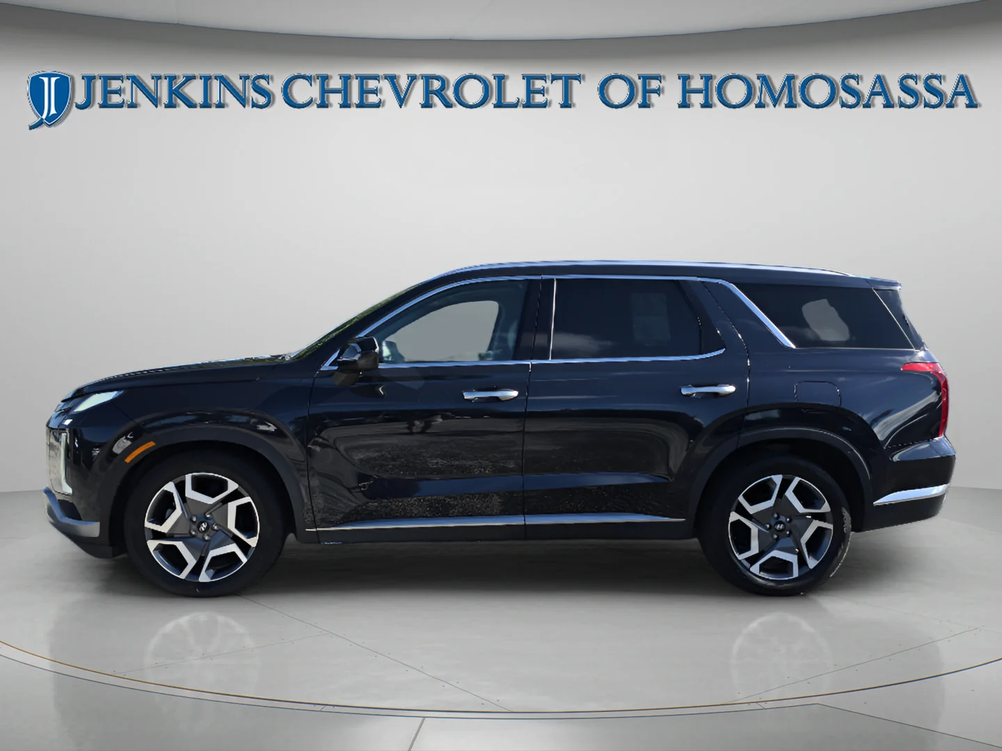 Used 2024 Moonlight Cloud Hyundai Limited image 9