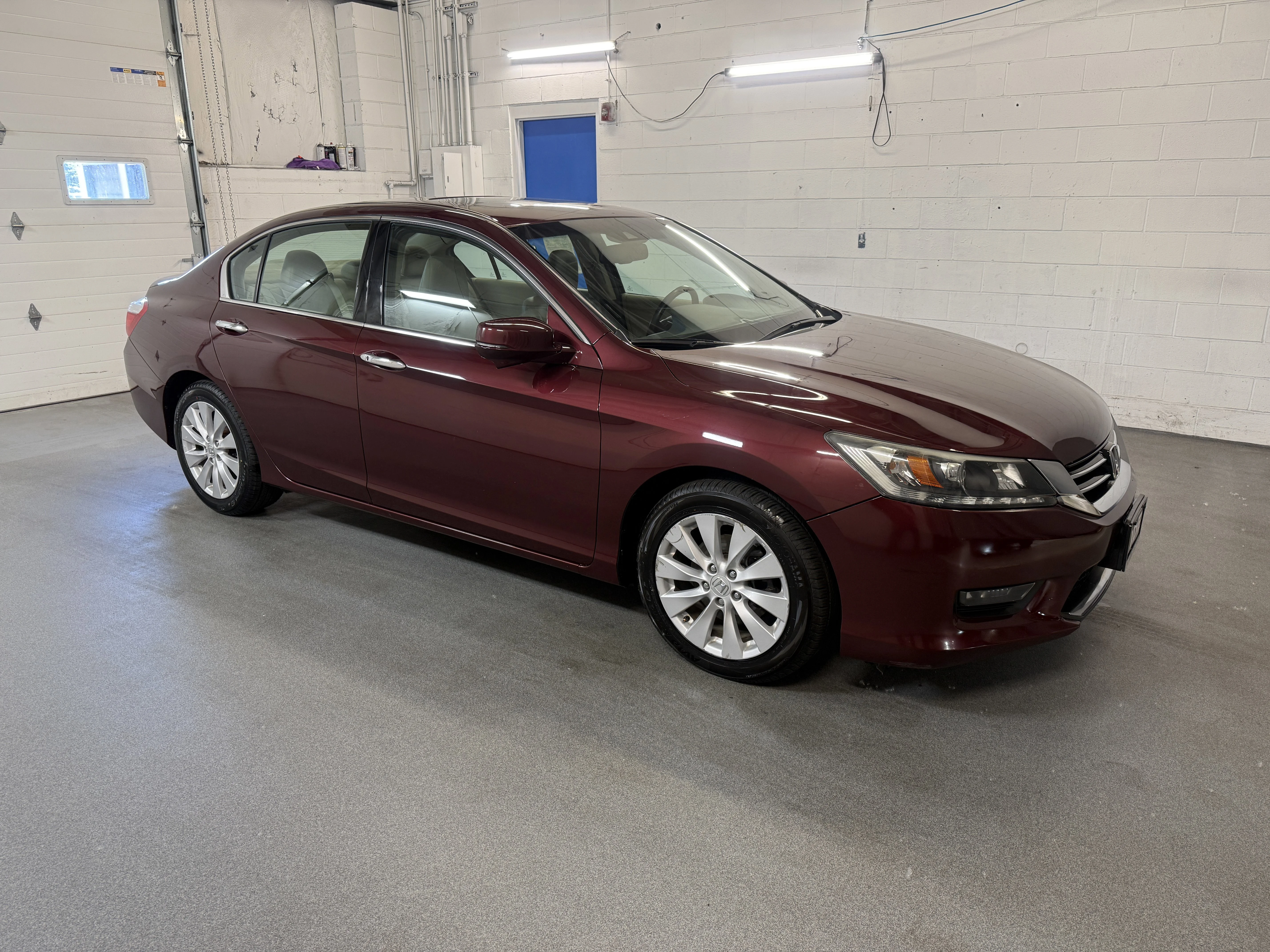 Used 2015 Basque Red Pearl II Honda EX-L image 11