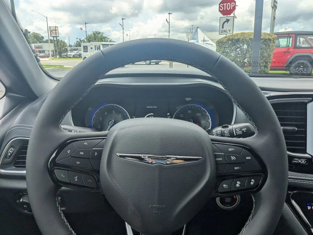 2026 Chrysler Pacifica Limited - Photo 27