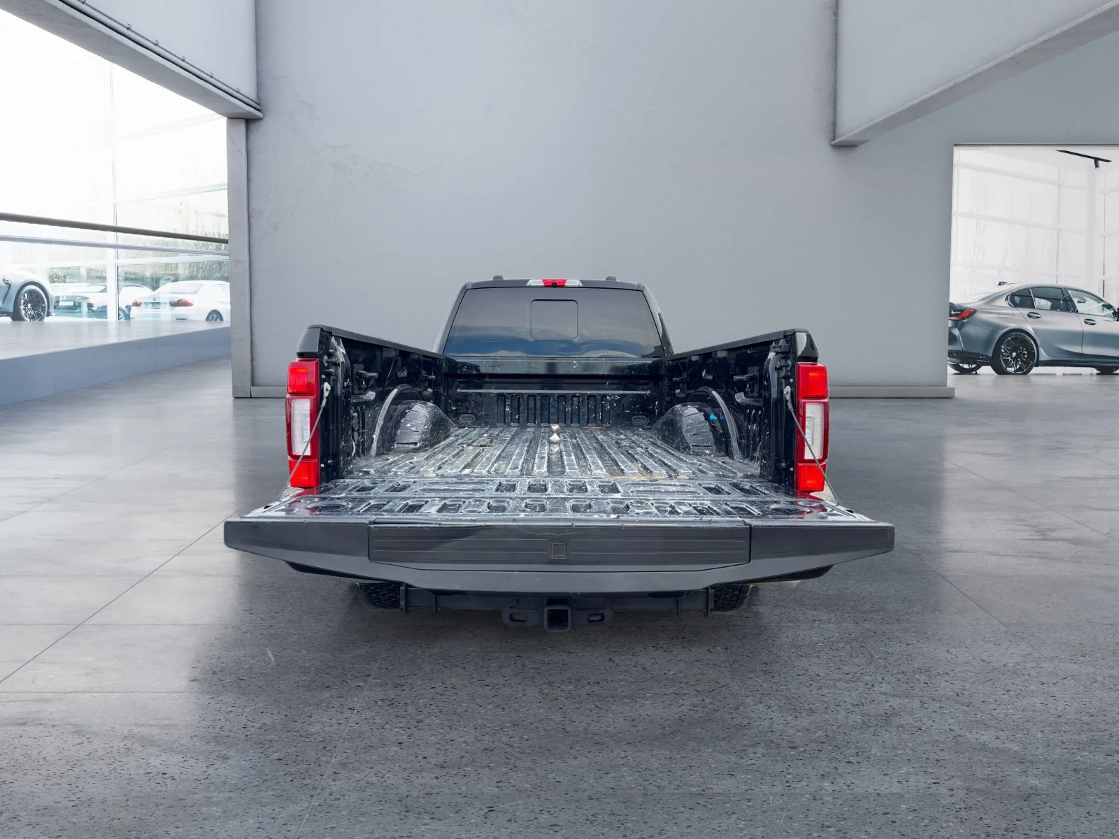 Used 2022 Agate Black Metallic Ford LARIAT image 19