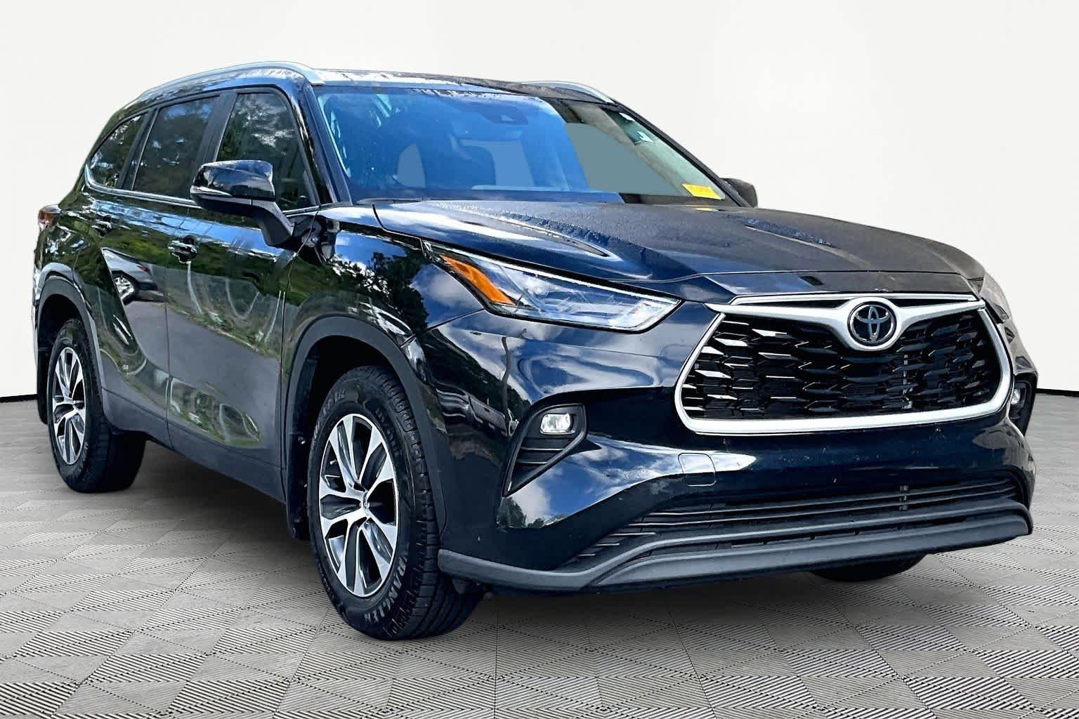 Used 2023 Midnight Black Metallic Toyota XLE image 3