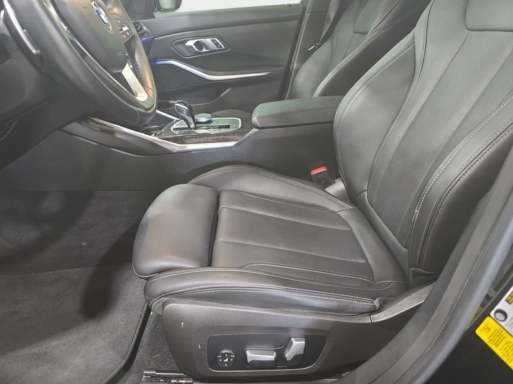 Used 2022 Jet Black BMW 330i image 23