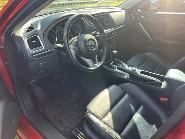 Used 2015 Red Mazda i Touring image 4