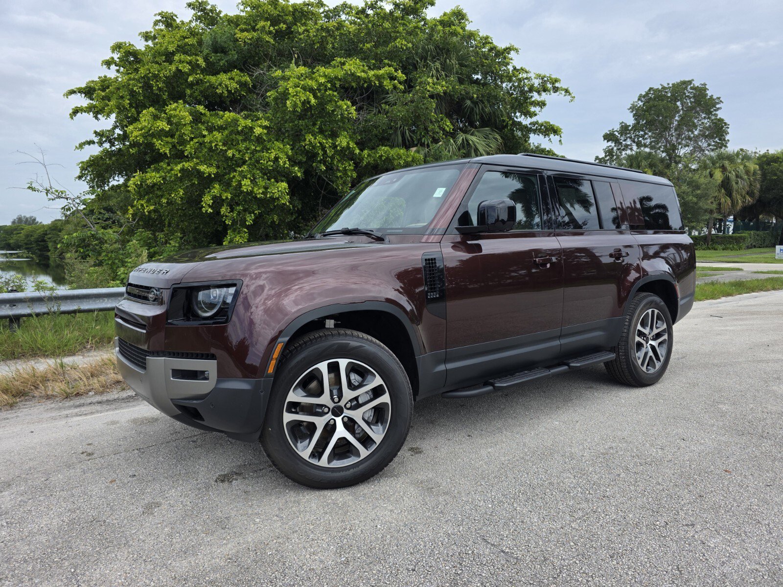 Used 2026 Sedona Red Metallic Land Rover 130 P300 S image 1