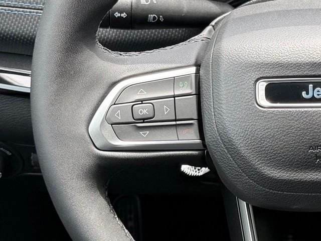 New 2026 Bright White Clearcoat Jeep Latitude image 21
