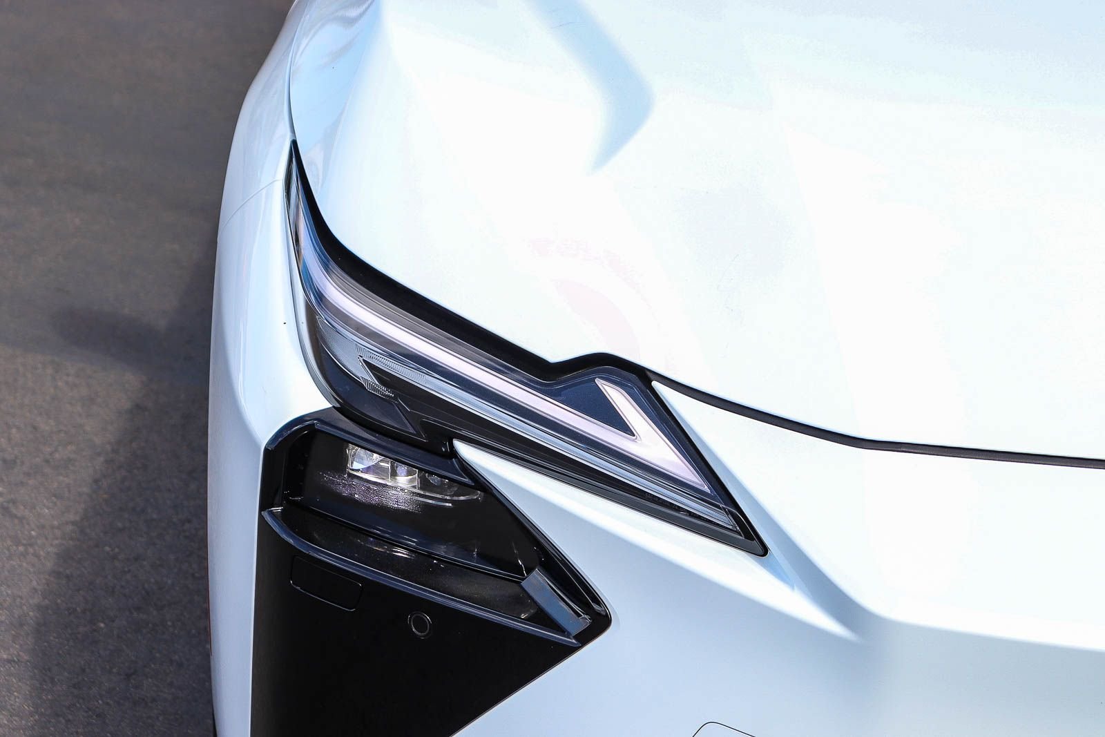 New 2026 Ultra White Lexus ES 350e PREMIUM image 11