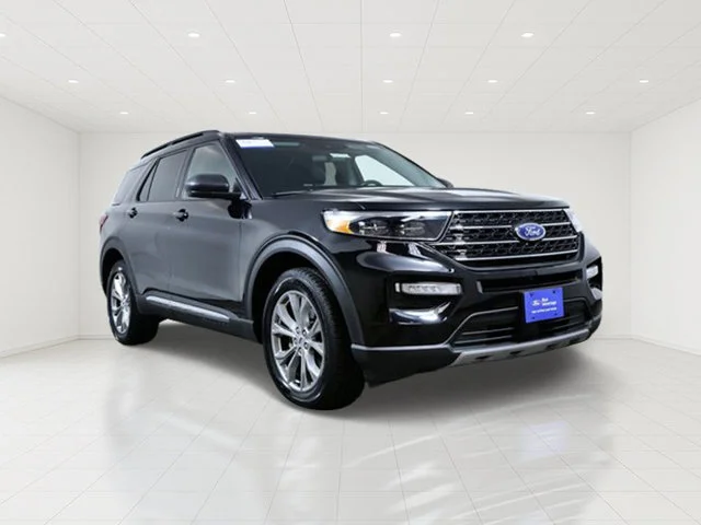 Certified Used 2023 Black Ford XLT image 1