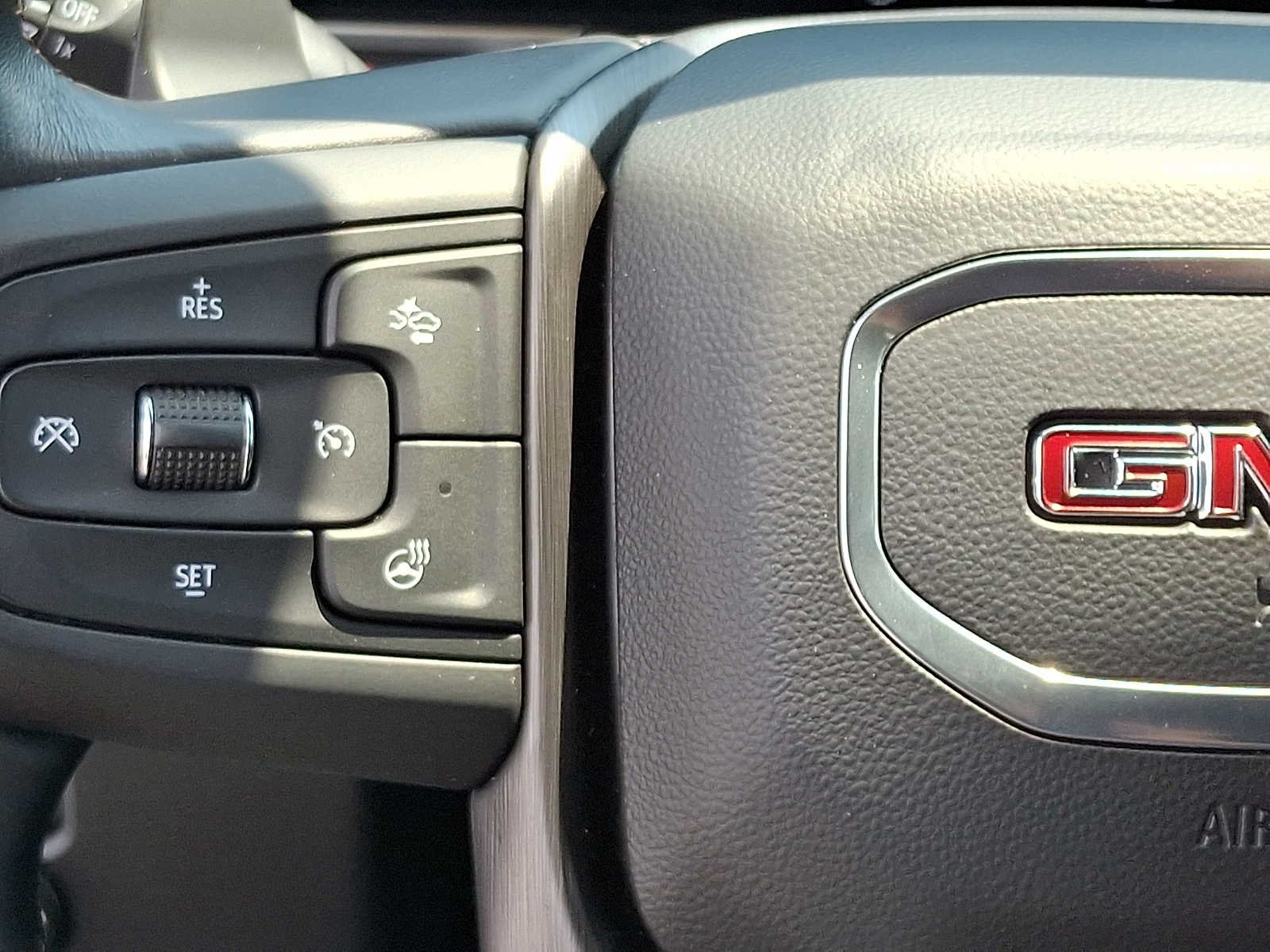 Used 2022 Summit White GMC AT4 image 21