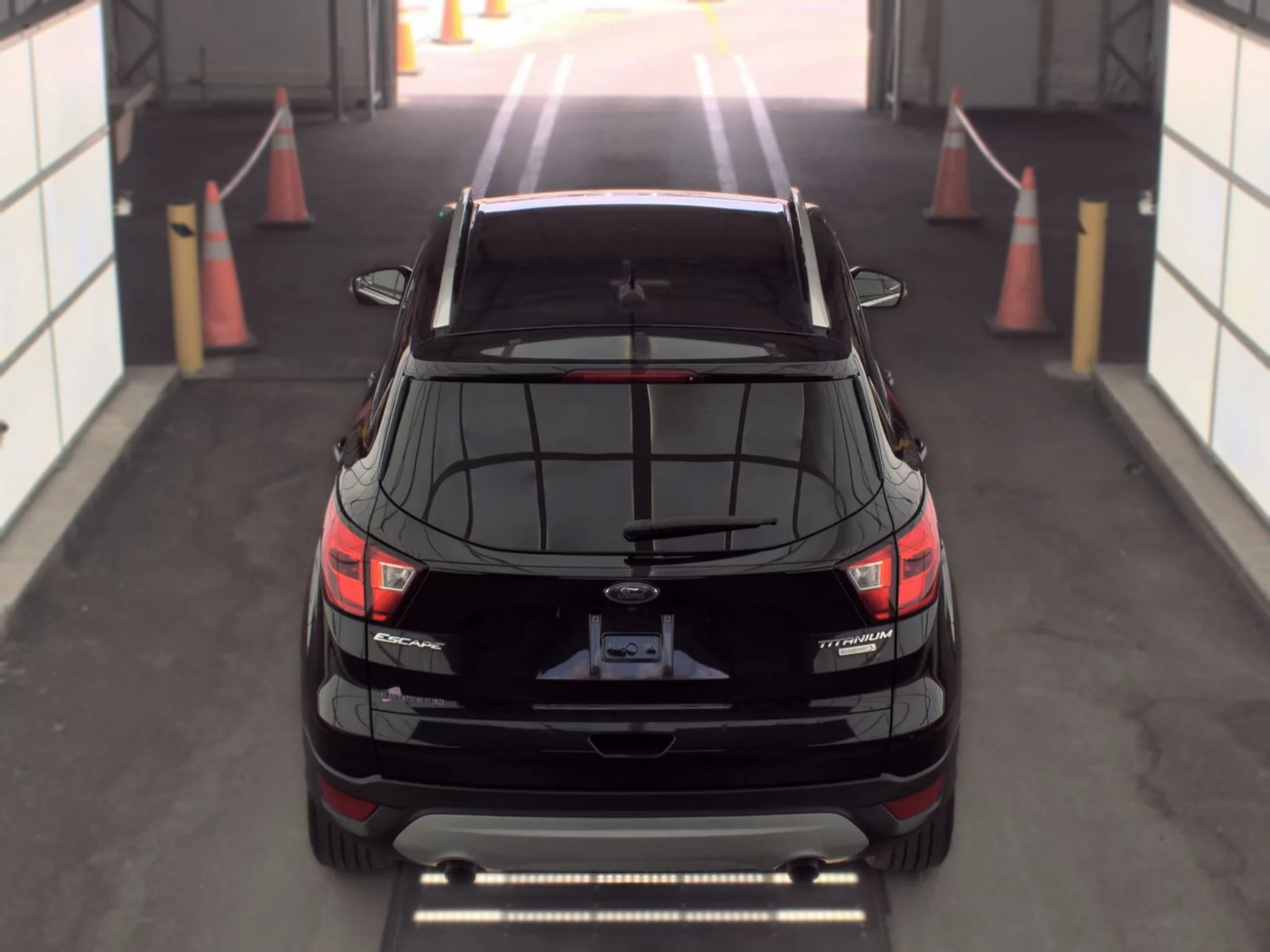 Used 2019 Agate Black Metallic Ford Titanium image 5