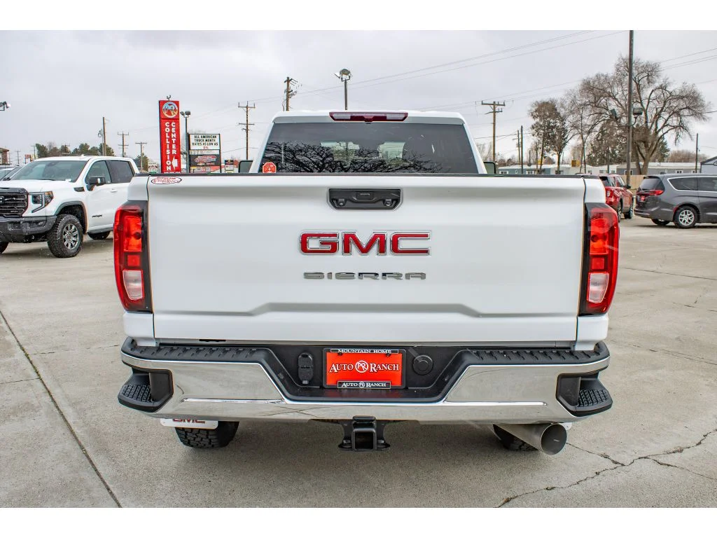 2025 GMC Sierra 3500HD Pro - Photo 6